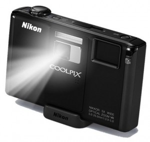 20091203th-nikon-coolpix-s1000pj-camera-with-pico-projector-projecting